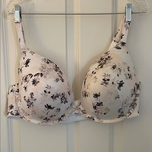 Cacique Floral Molded T-Shirt Bra in Cream and Blush